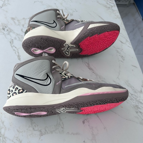 Men’s size 12 Nike Kyrie infinity - Picture 2 of 3